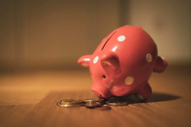 Piggy bank notebook budgeting table