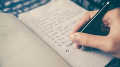 How personal checklists quietly reduce stress and keep your life on track