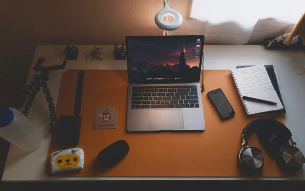 How to keep your digital photos organized across phones and laptops