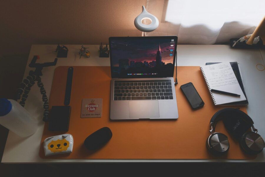 Phone photo gallery laptop desk
