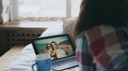 Practical video call habits that make online meetings feel smoother and less tiring