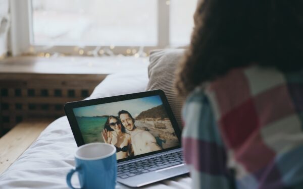 Practical video call habits that make online meetings feel smoother and less tiring