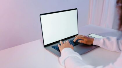 A beginner’s guide to using AI chatbots in everyday life without losing your judgment