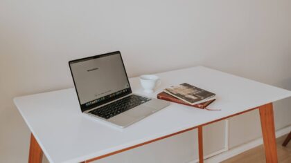 A simple guide to decluttering your desktop and downloads for a calmer digital life