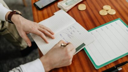 A simple guide to tracking your expenses when you hate spreadsheets