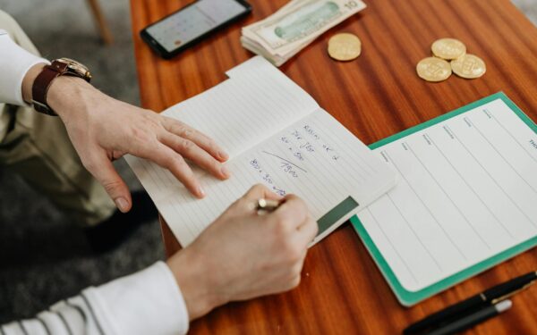 A simple guide to tracking your expenses when you hate spreadsheets