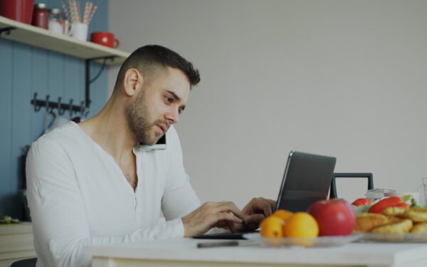 A simple money checklist to review your finances once a month