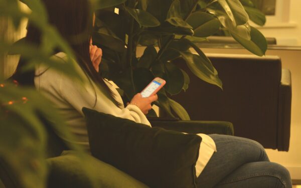 Digital boundaries that stick: a simple guide to healthier phone use