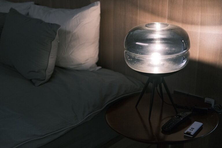 Bedside table lamp