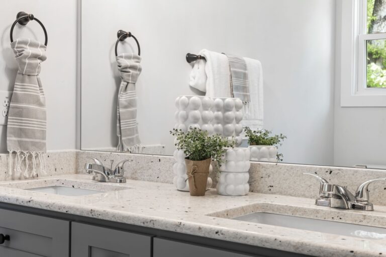 Bathroom sink tidy