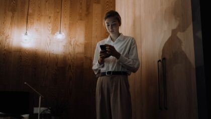 How to build an evening screen routine that helps your mind slow down