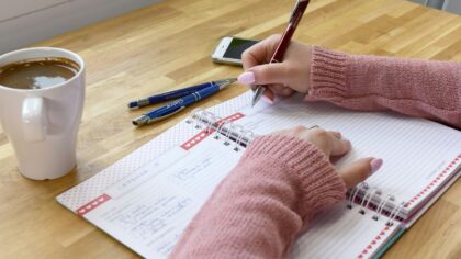 How to create a “default day” routine that saves decisions and energy