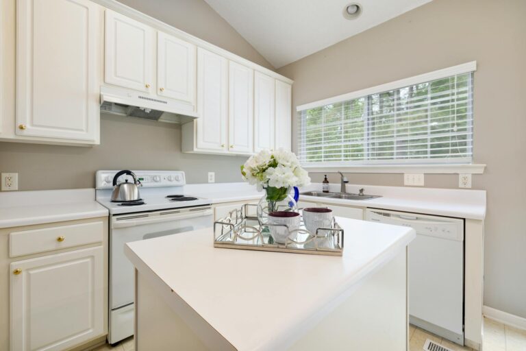 Tidy entryway key tray bag kitchen counter lunch