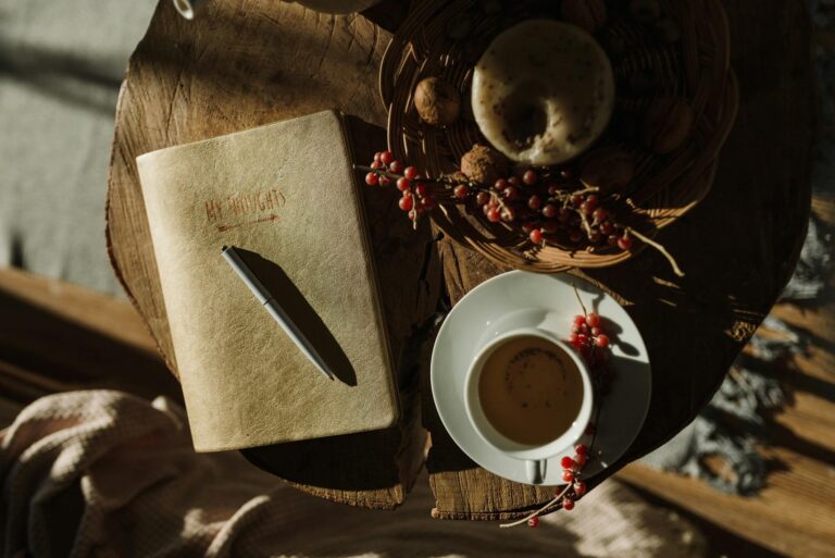 Journal pen cup