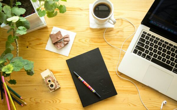 How to use a “theme of the week” to make everyday life feel less chaotic