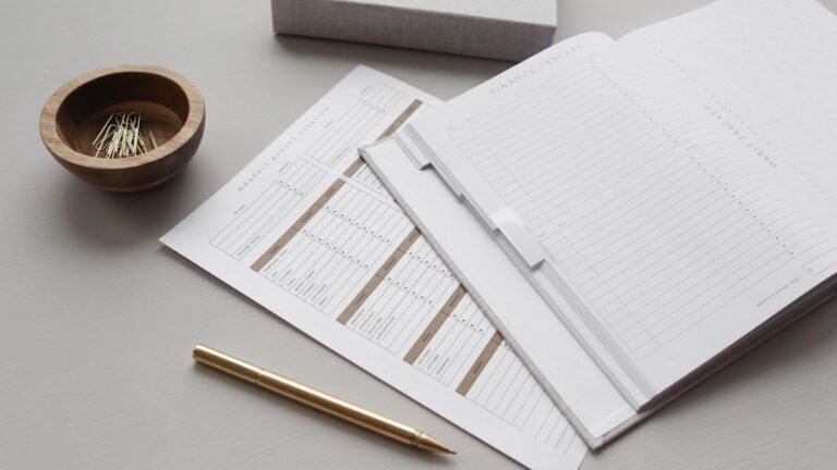 Checklist paper pen minimal workspace