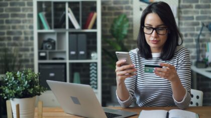 How to use two simple bank accounts to control your spending without complicated systems