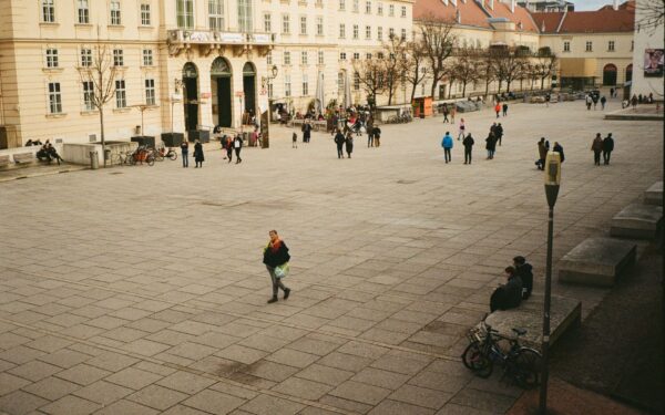 Simple cultural day trips: how to add real local life to your holiday without a complex plan