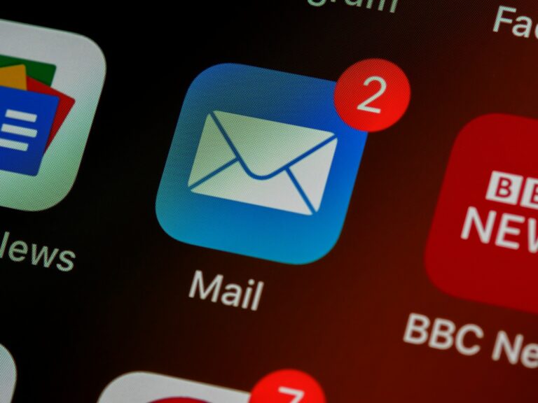 Email folders labels