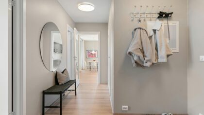 Simple entryway habits that keep your whole home calmer and cleaner