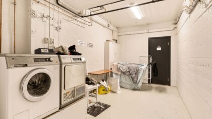 Simple laundry routines that keep your home calmer and your weekends free