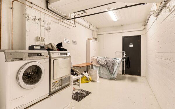 Simple laundry routines that keep your home calmer and your weekends free