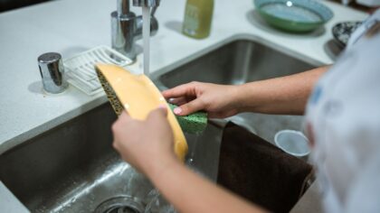 Simple sink habits that keep your kitchen counters clear