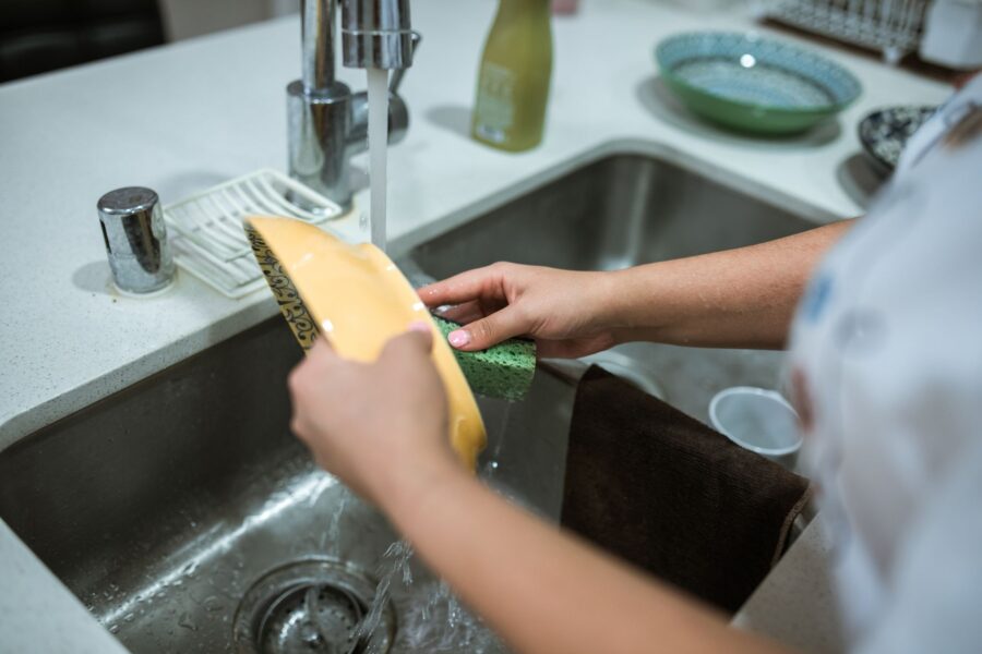 Tidy kitchen sink