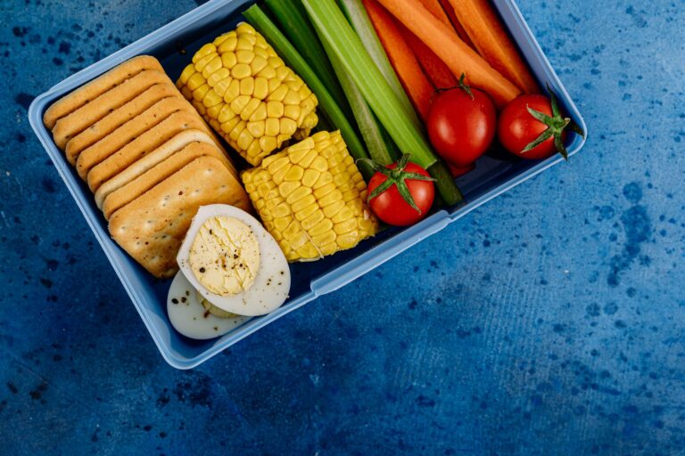 Simple snack box