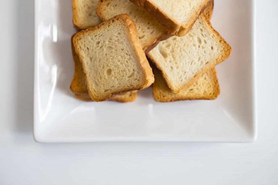 Toast slices toppings
