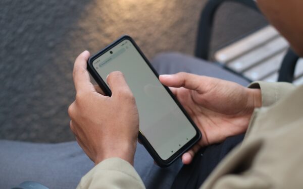 A calm guide to screen time limits that actually work in real life