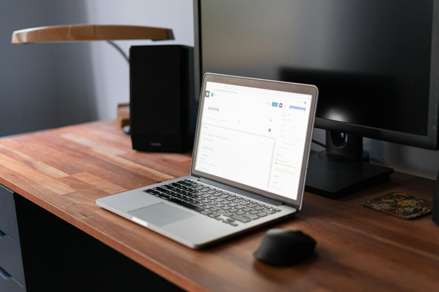 Laptop desk minimal