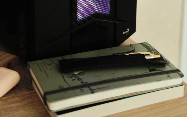 Everyday journaling: a realistic guide to writing for your wellbeing