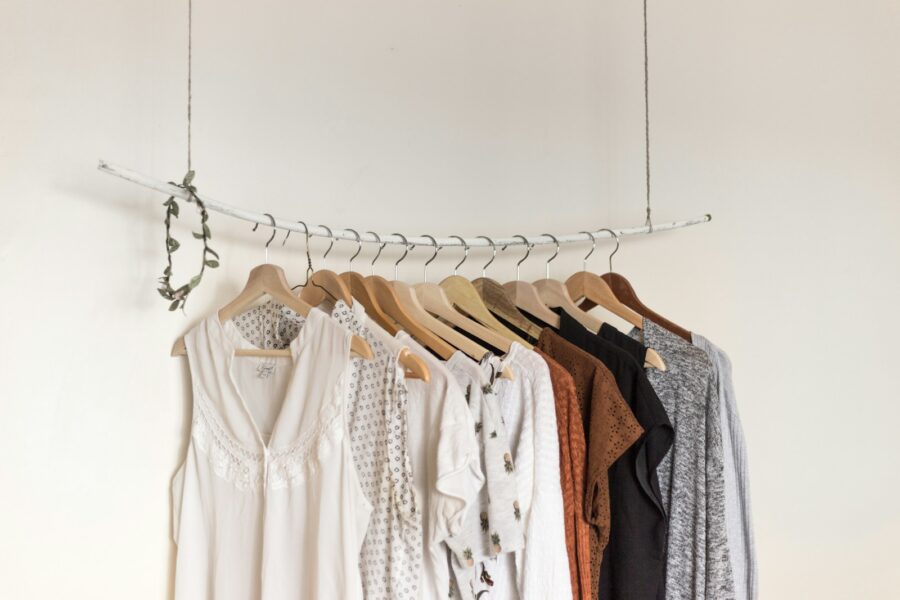 Tidy wardrobe neutral