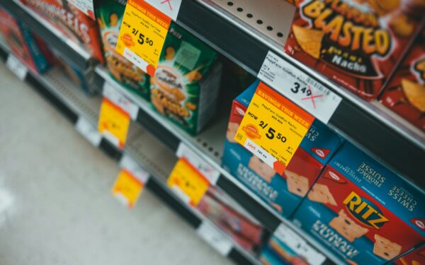 How to compare prices smarter so you actually save, not just chase discounts