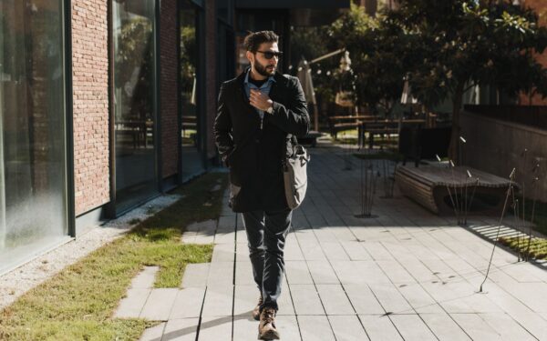 How to use micro-walks to refresh your body and mind during the day