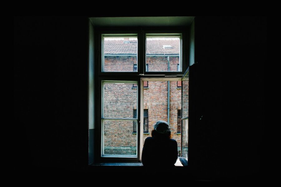 Person pausing window