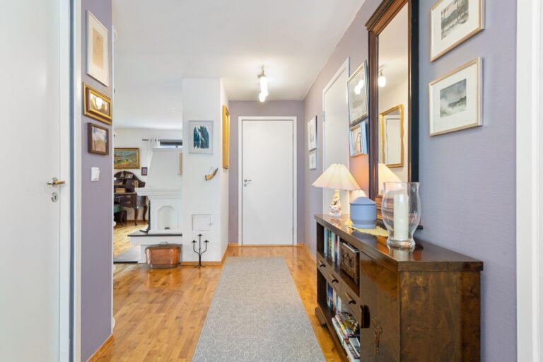 Short indoor walk
