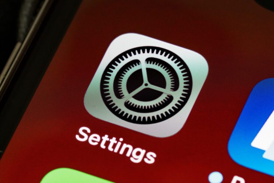 iOS. Photo by Pexels