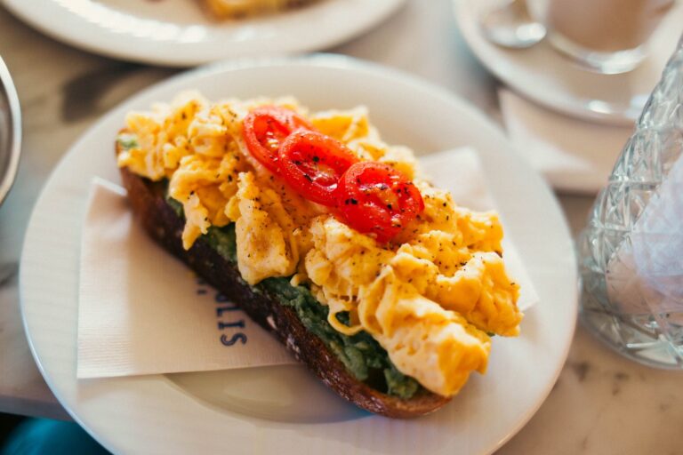 Scrambled eggs toast
