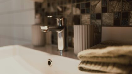Simple bathroom deep clean checklist that makes the job feel manageable