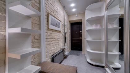 Simple entryway routines that keep shoes, coats and bags under control
