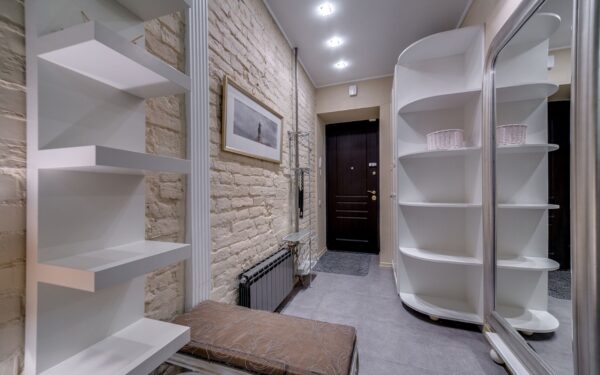 Simple entryway routines that keep shoes, coats and bags under control