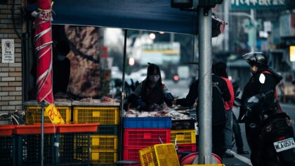 Simple food-focused city walks: how to explore a new city one bite at a time