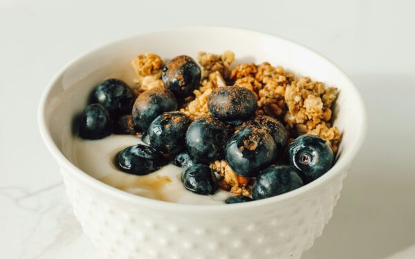 Simple fruit desserts with 3–5 ingredients you can throw together fast