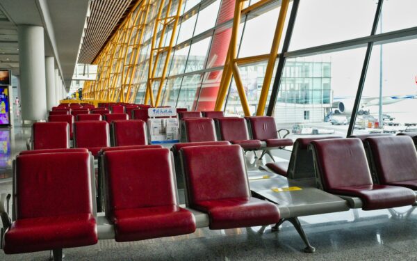 Simple layover planning: how to turn waiting hours into a mini trip