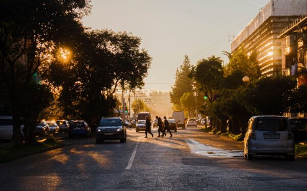 Simple local nights abroad: how to have a good evening without a big plan