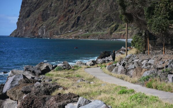 Simple slow coastal journeys: how to enjoy seaside travel without a packed schedule