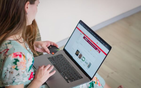 Simple ways to manage subscriptions so they stop quietly draining your money