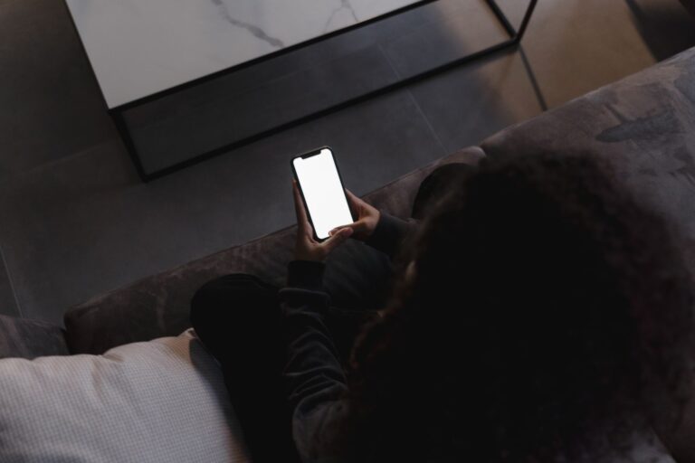 Phone table screen